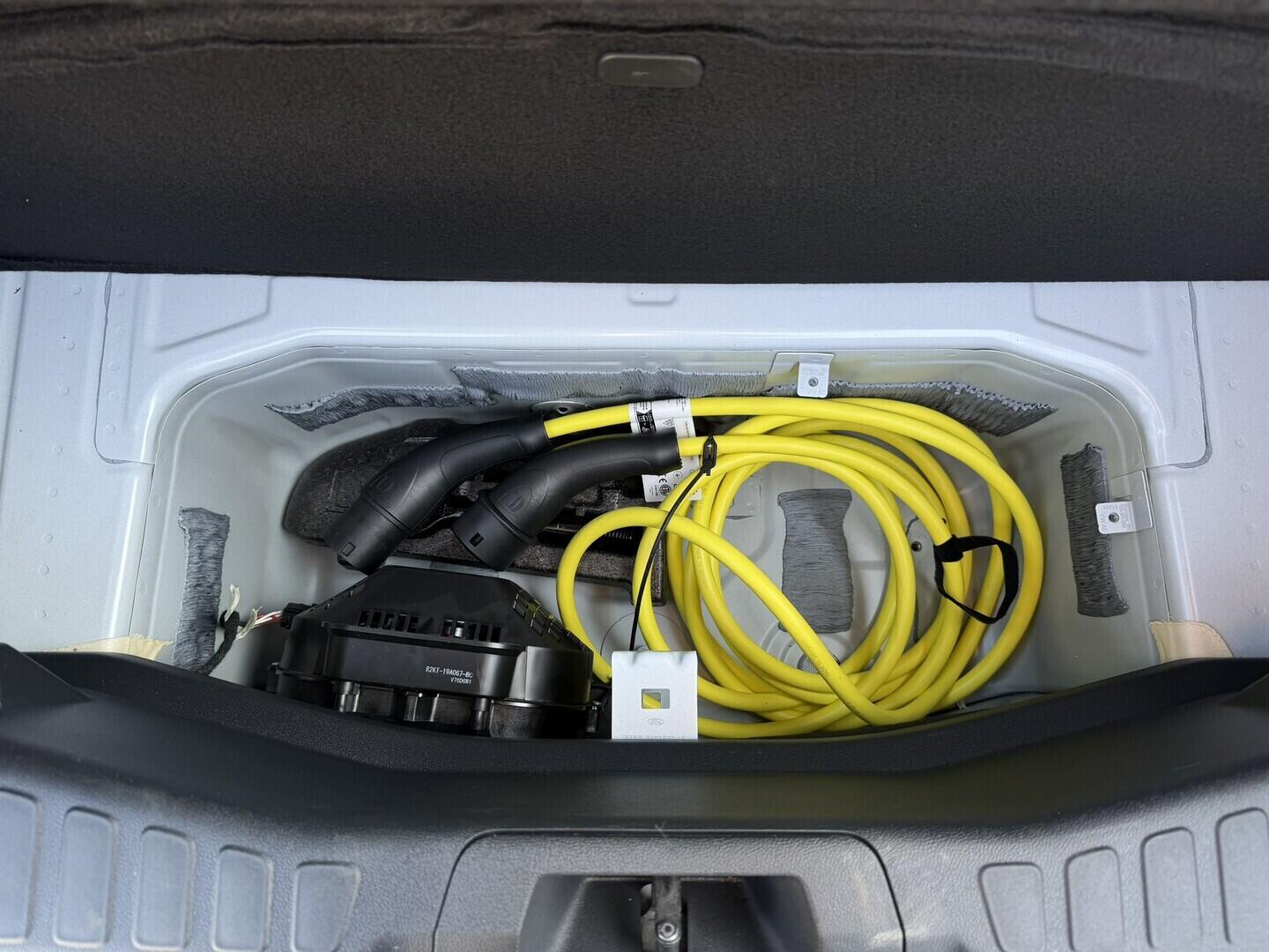 OG51001837_20.webp_Elektrické Capri 5D 77 kWh,0 PRODLOUŽENÝ DOJEZD 210 kW