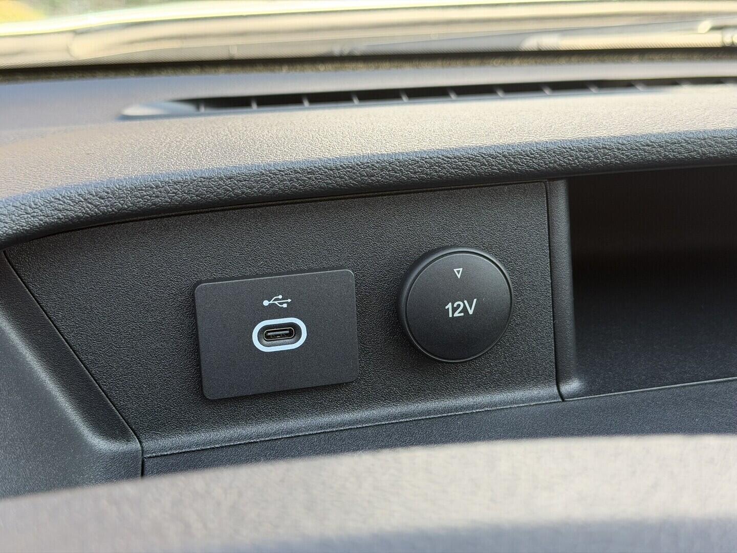 OG51001993_26.webp_Transit Van V363 ICA3 Van 2,0 EcoBlue 96 kW