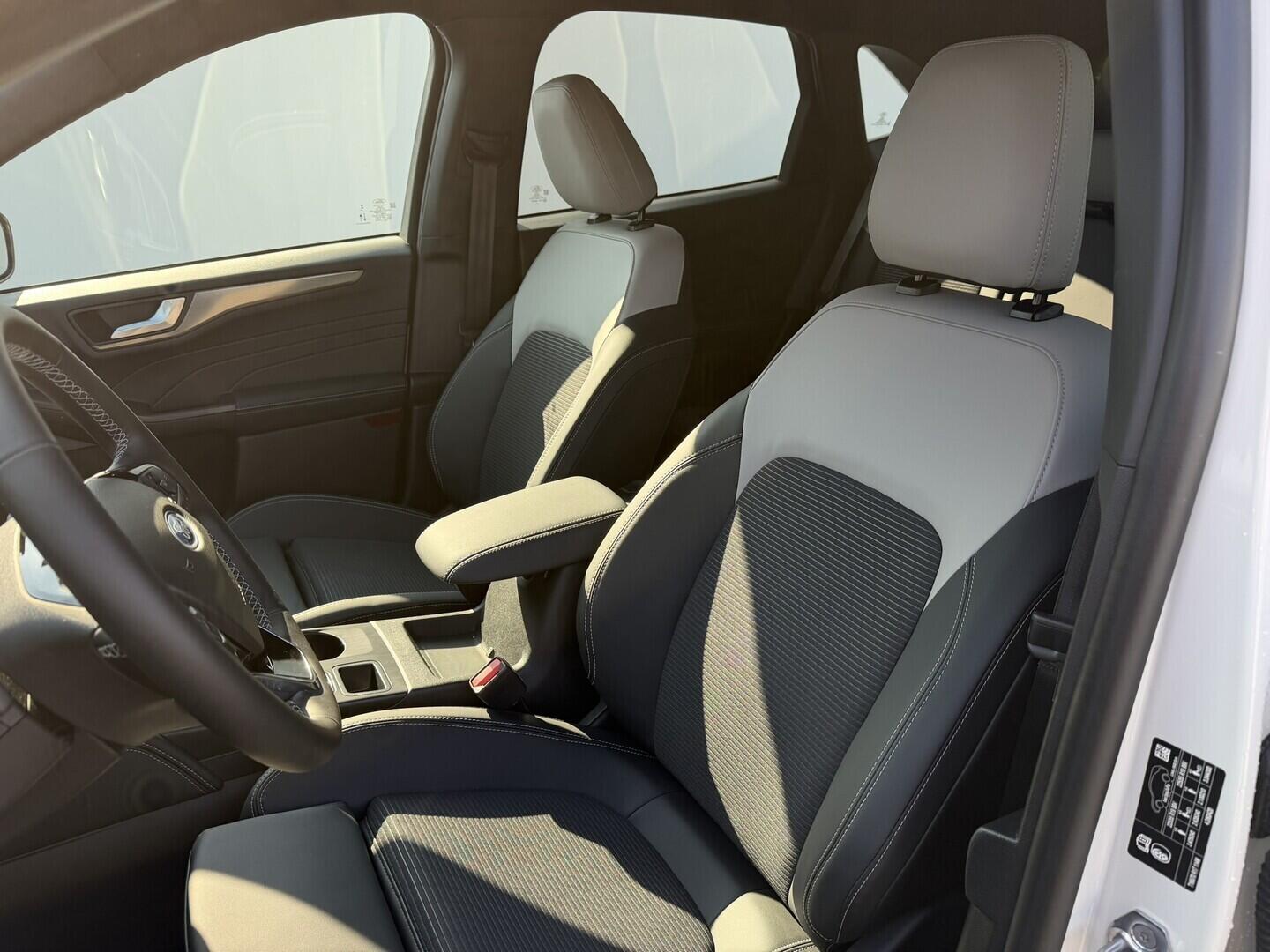 OG51002022_26.webp_Kuga Sound Edition 2,5 Duratec Hybrid (PHEV) 178 kW