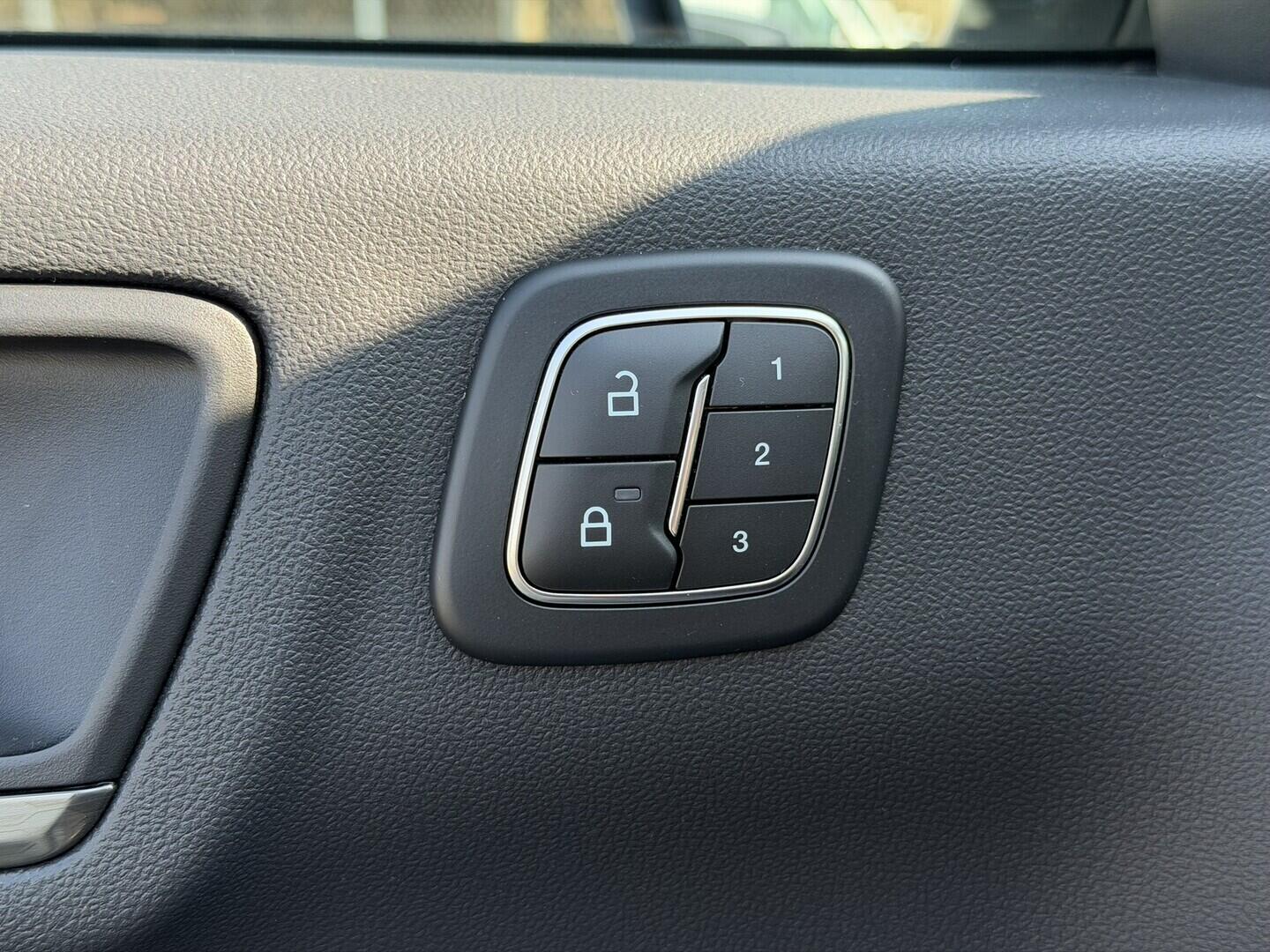 OG51002022_28.webp_Kuga Sound Edition 2,5 Duratec Hybrid (PHEV) 178 kW