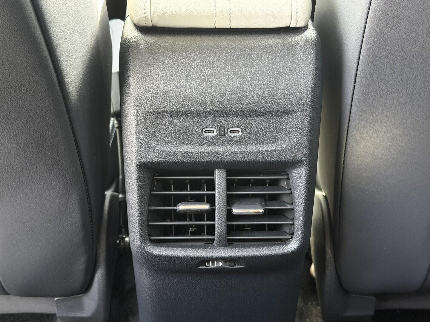 OG51002244_25.webp_Elektrický Explorer SUV 77 kWh,0 PRODLOUŽENÝ DOJEZD 210 kW
