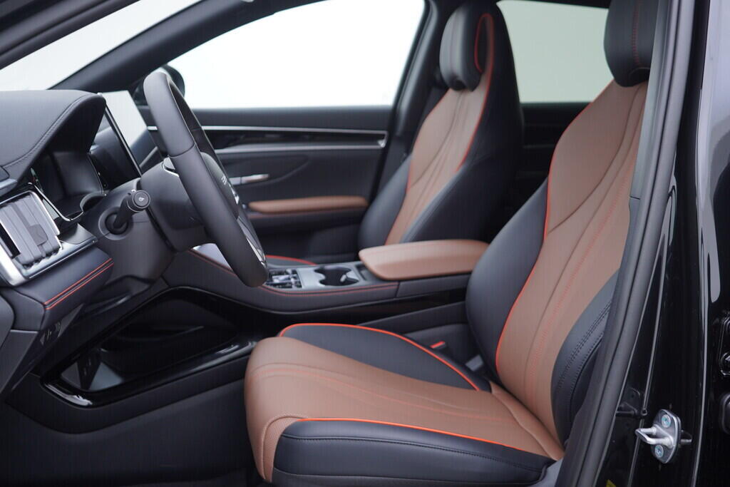 OH08300031_24.webp_SEAL U DMi Design plug-in hybrid 238 kW