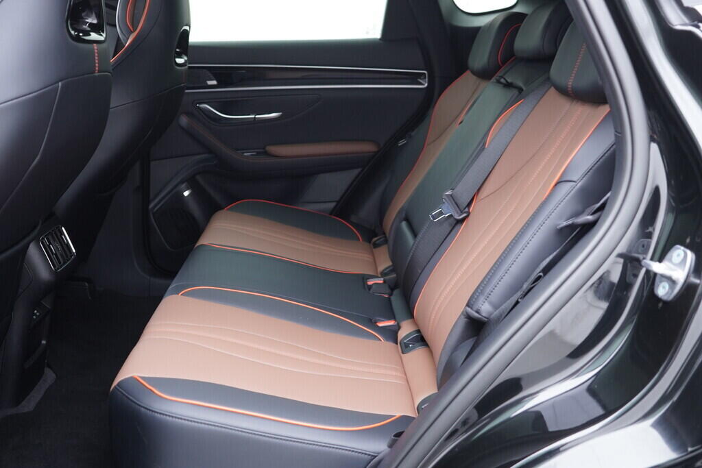 OH08300031_36.webp_SEAL U DMi Design plug-in hybrid 238 kW