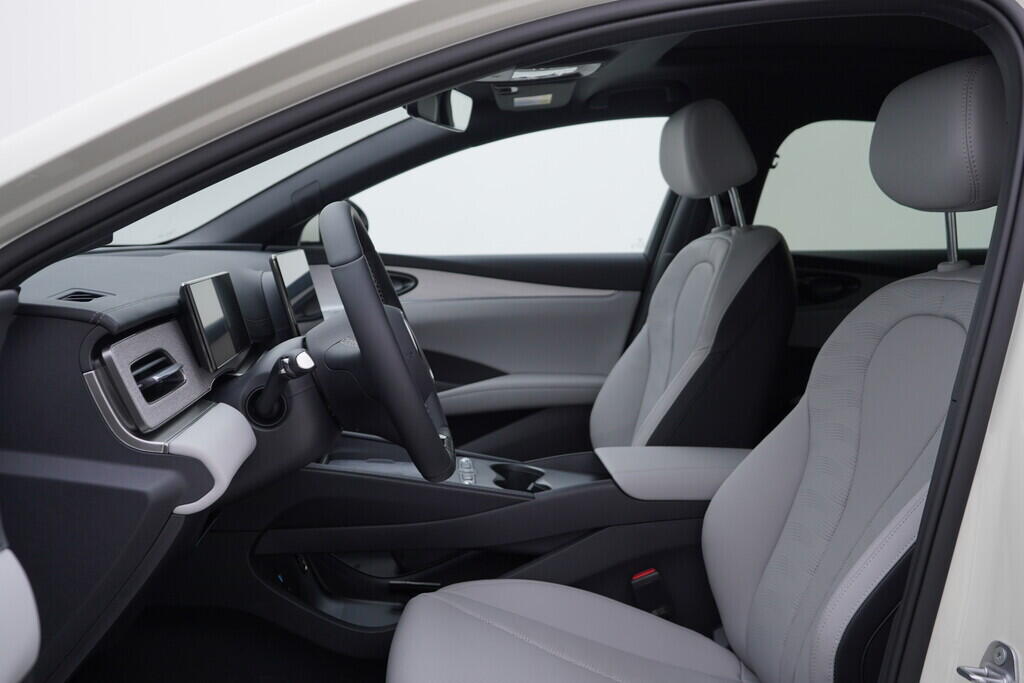 OH08300098_24.webp_SEAL 6 DM-i  Touring Comfort Lite  156 kW