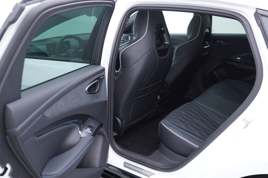 OH08300106_36.webp_Seal Excellence AWD 82,5 kWh 390 kW