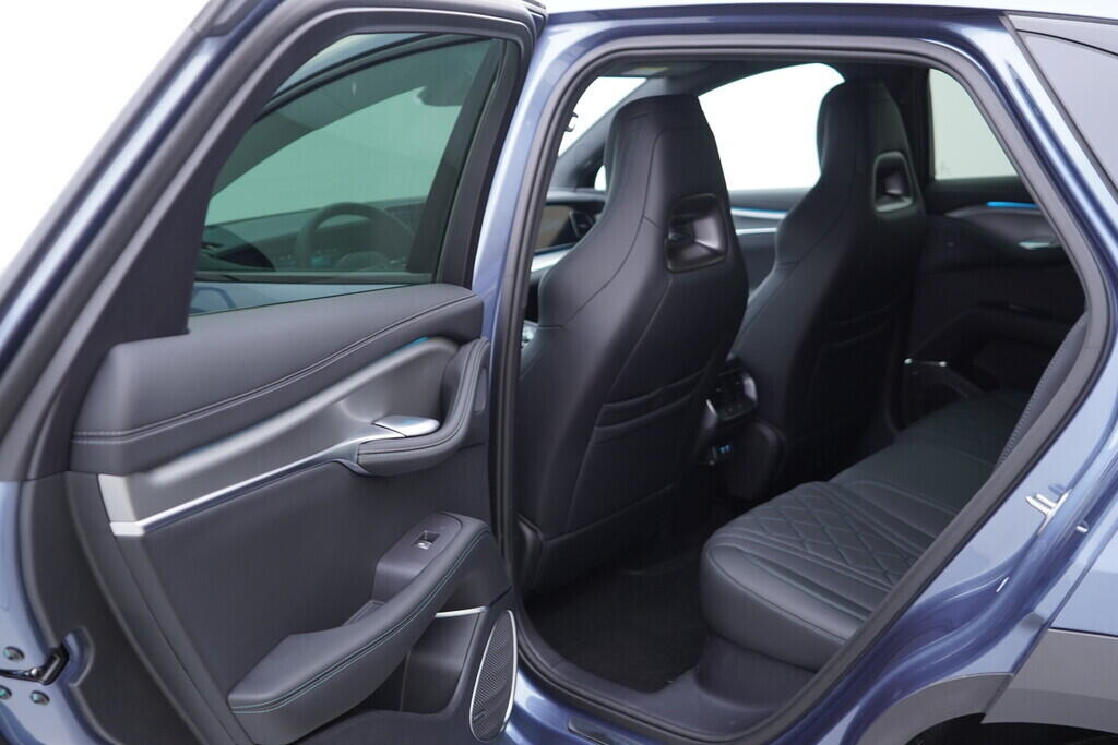 OH08300108_35.webp_SEALION 7 Comfort 290  kW