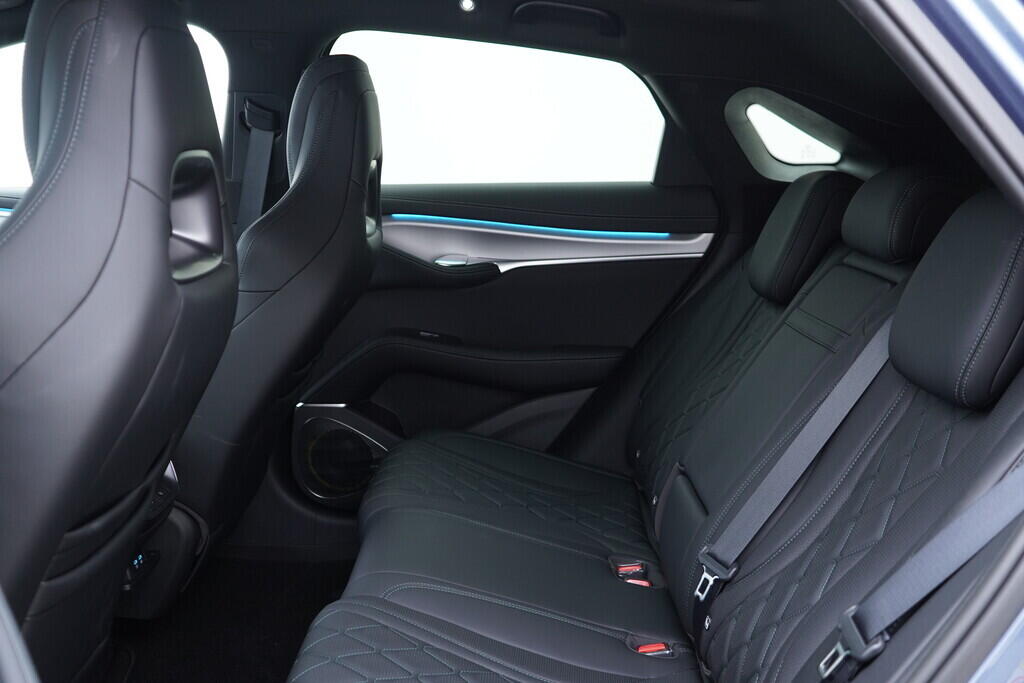 OH08300109_37.webp_SEALION 7 Comfort 290  kW