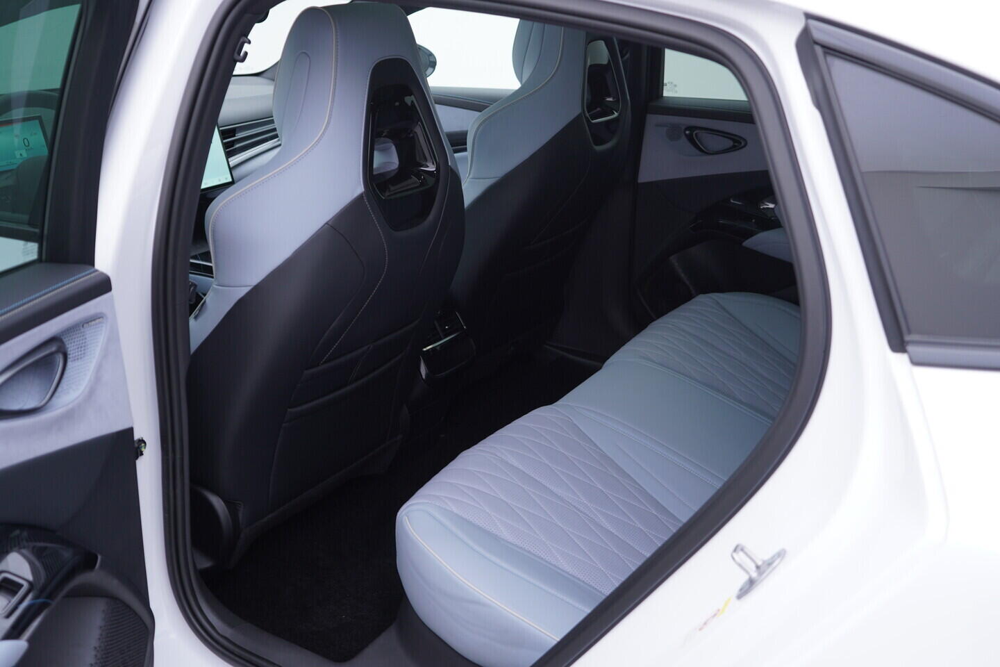 OH08300112_37.webp_Seal Excellence AWD 82,5 kWh 390 kW