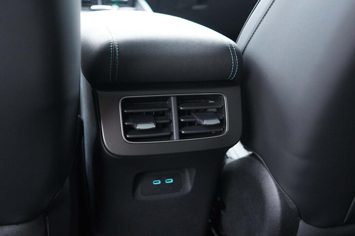 OH08300119_34.webp_SEAL 6 DM-i  Touring Comfort Lite  156 kW