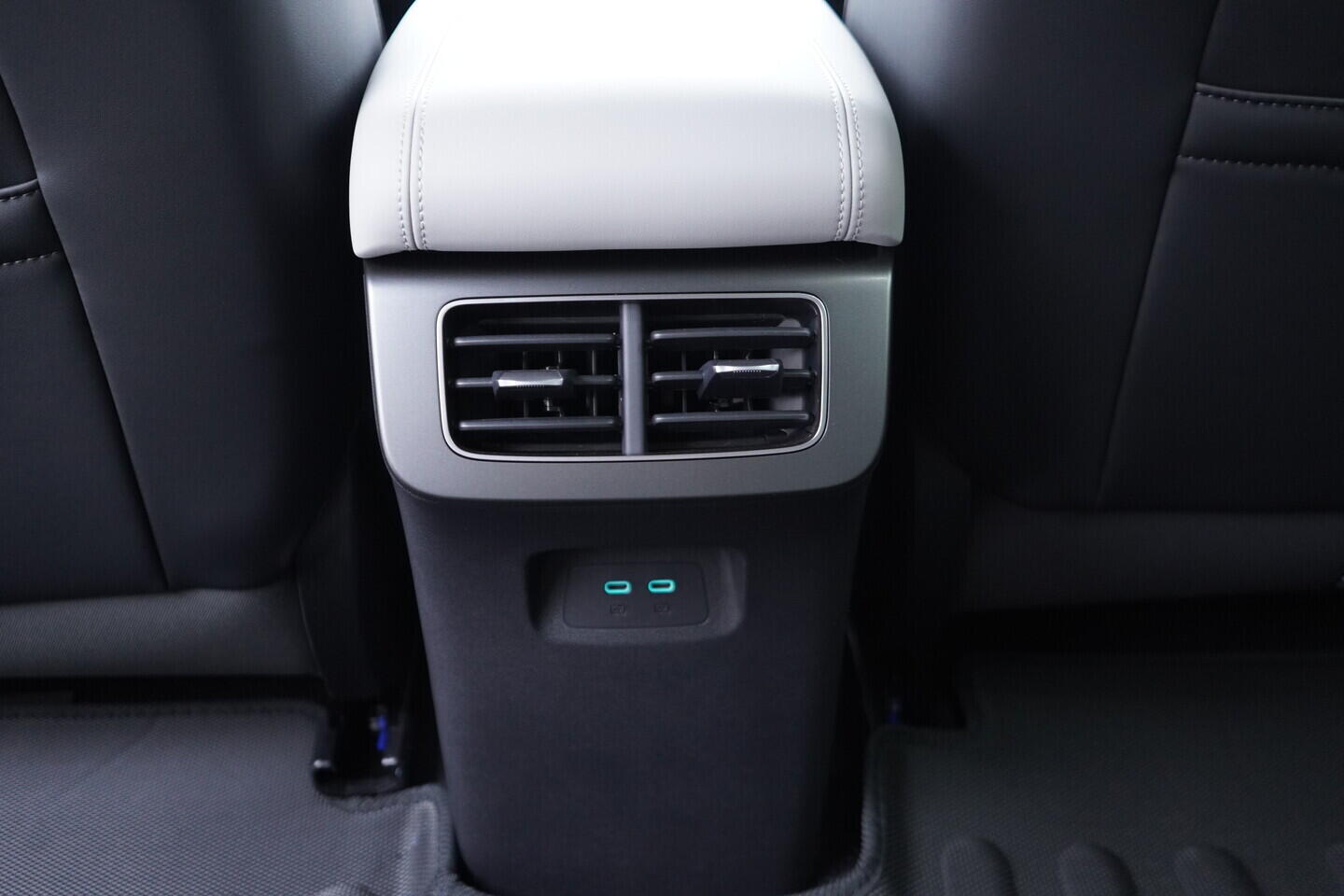 OH08300134_37.webp_SEAL 6 DM-i  Touring Comfort Lite  156 kW