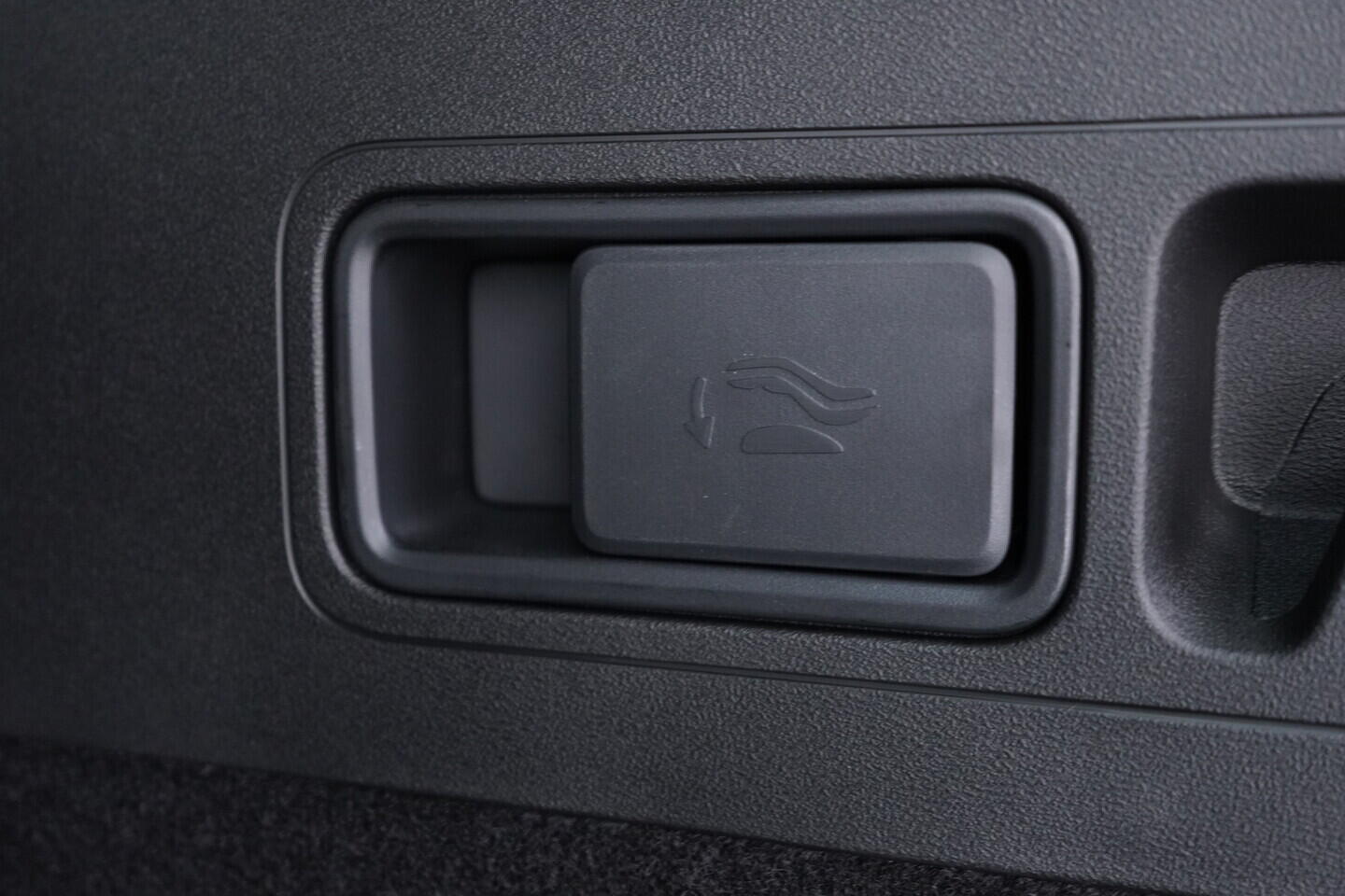 OH08300134_41.webp_SEAL 6 DM-i  Touring Comfort Lite  156 kW