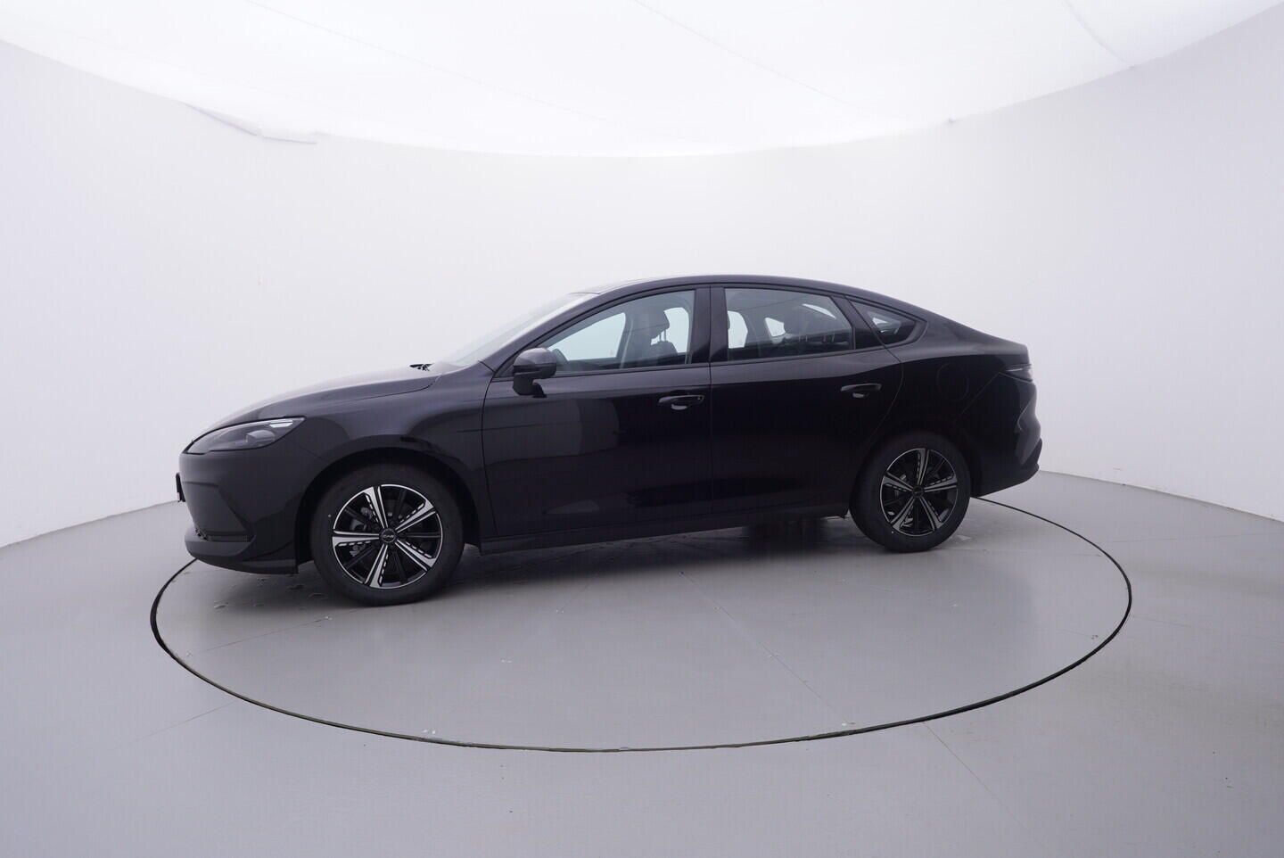 OH08300145_11.webp_SEAL 5 DM-i Design plug-in hybrid 156 kW