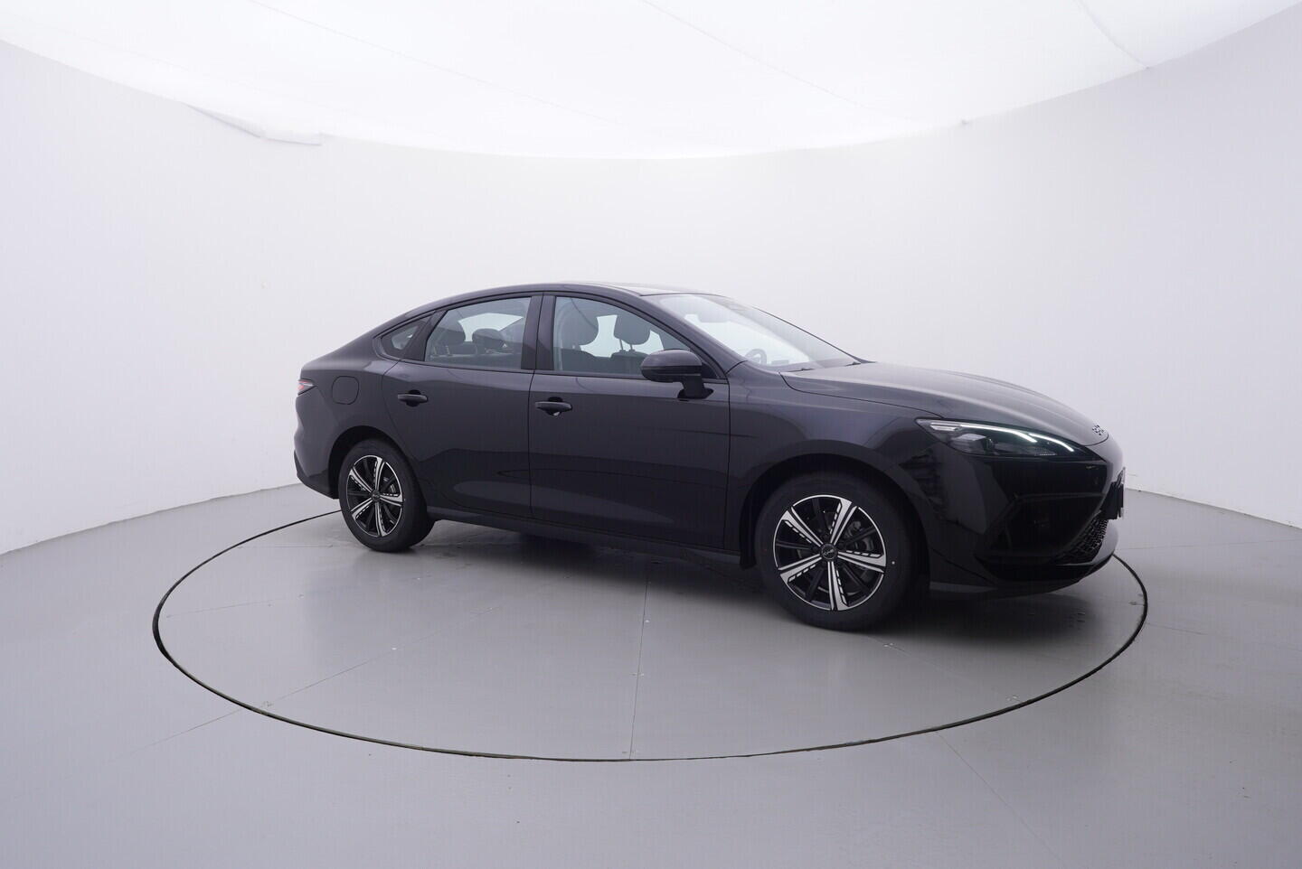 OH08300145_16.webp_SEAL 5 DM-i Design plug-in hybrid 156 kW