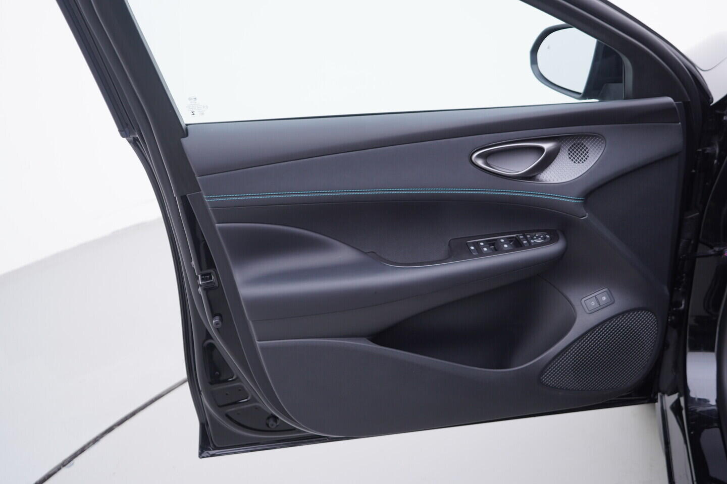 OH08300145_19.webp_SEAL 5 DM-i Design plug-in hybrid 156 kW