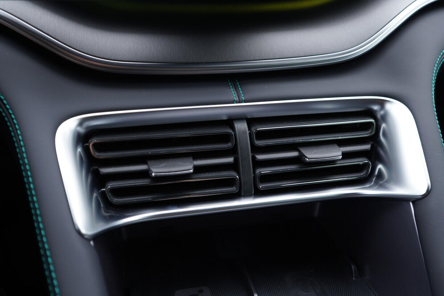 OH08300176_31.webp_SEAL U DMi Design plug-in hybrid 238 kW