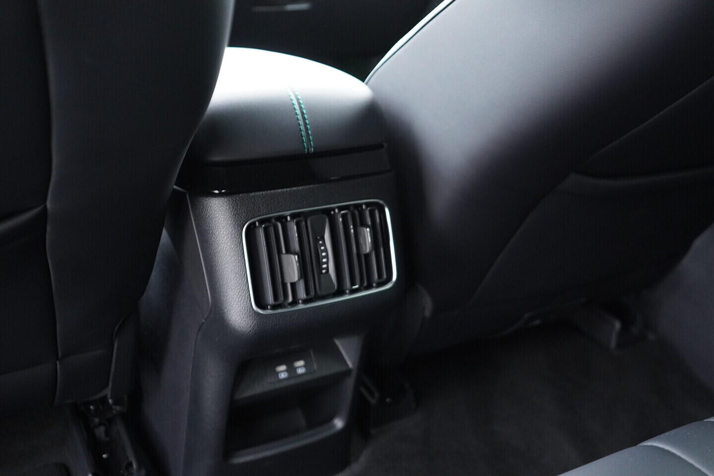 OH08300176_34.webp_SEAL U DMi Design plug-in hybrid 238 kW