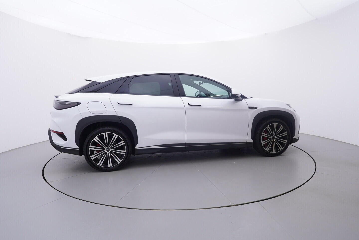 OH08300188_15.webp_SEALION 7 Excellence AWD 91,3 kWh 390 kW