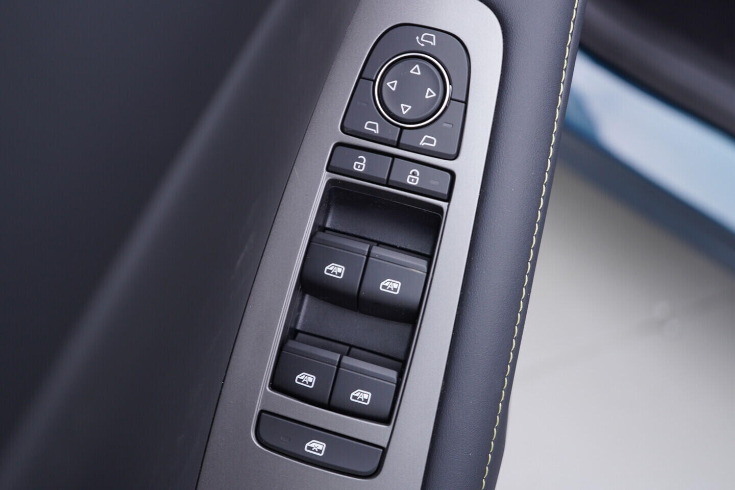 OH08300198_20.webp_Atto 2 DM-i Boost  156 kW