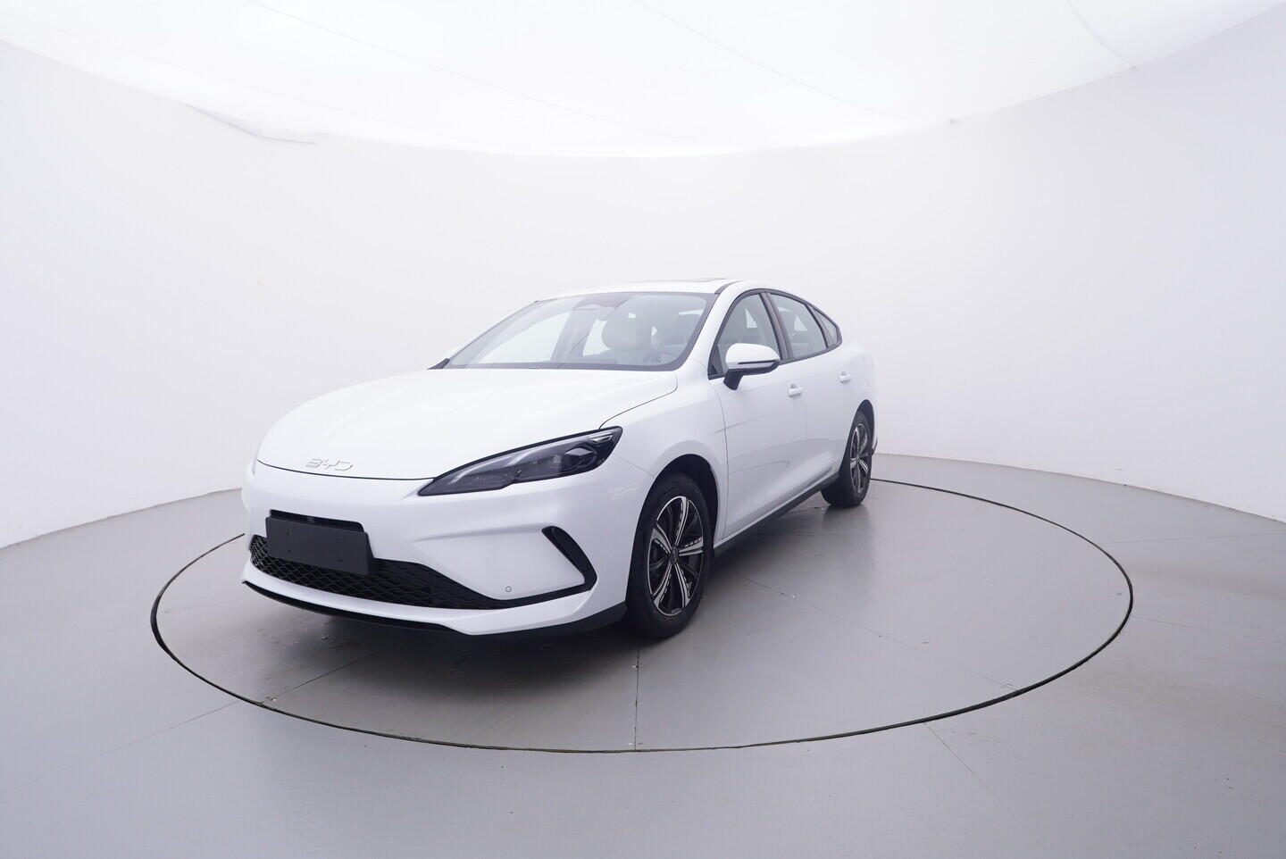 OH08300208_10.webp_SEAL 5 DM-i Design plug-in hybrid 156 kW