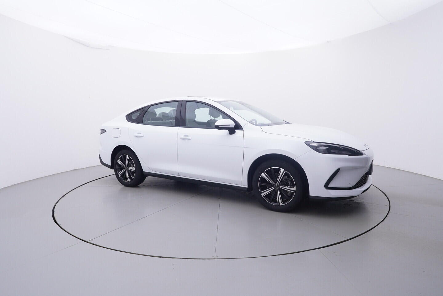 OH08300208_16.webp_SEAL 5 DM-i Design plug-in hybrid 156 kW