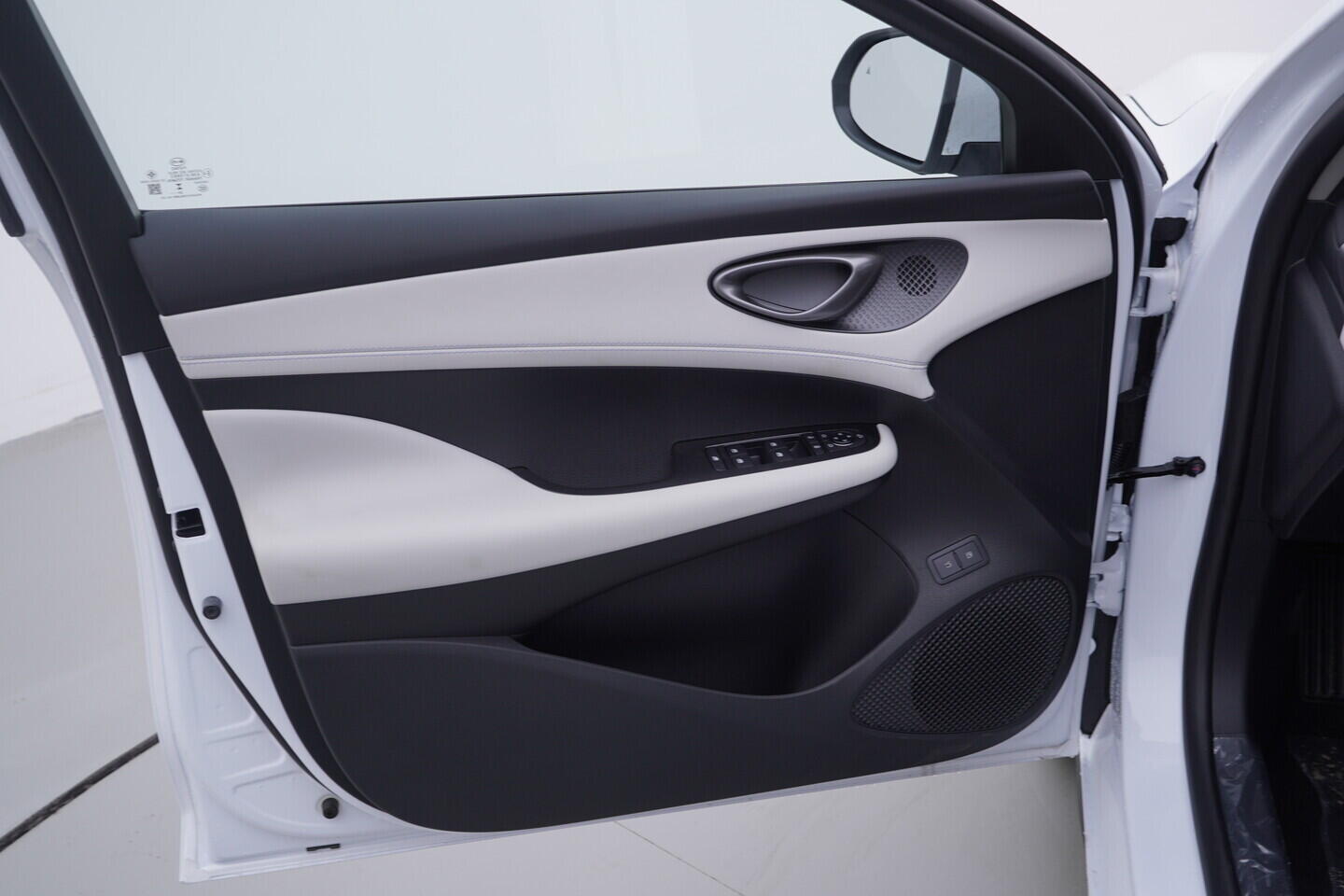 OH08300208_19.webp_SEAL 5 DM-i Design plug-in hybrid 156 kW