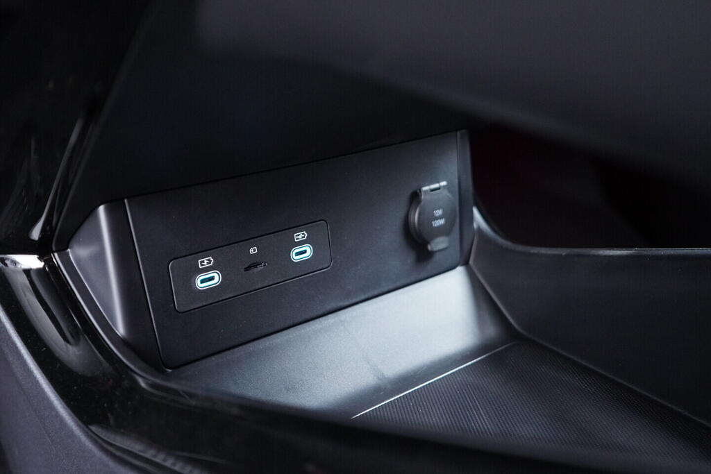 OH08300214_36.webp_SEAL U DMi Design plug-in hybrid 238 kW