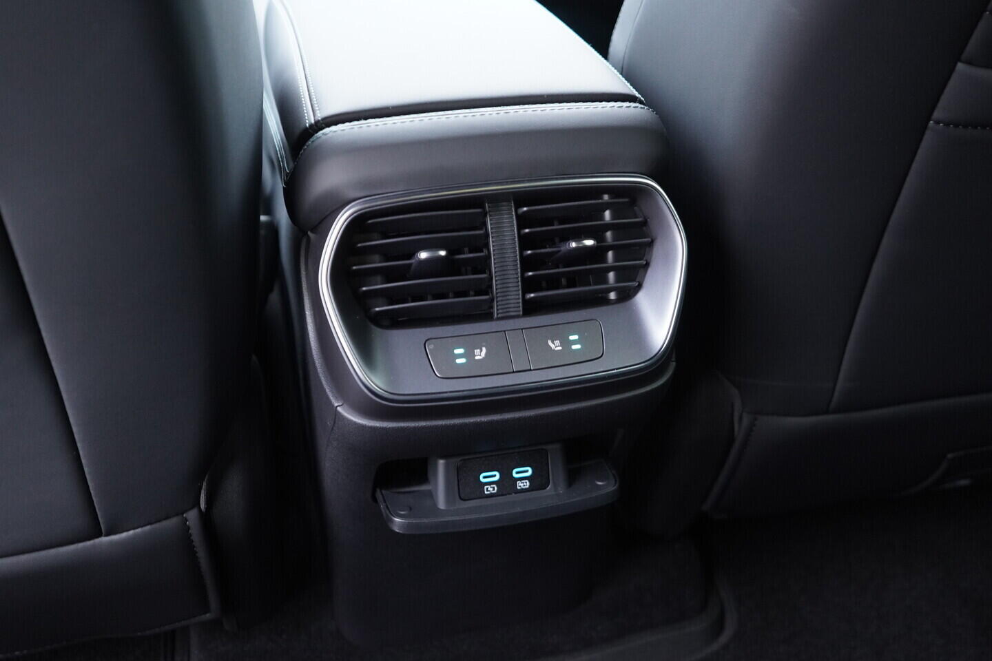 OH08300233_36.webp_SEALION 7 Comfort 230  kW