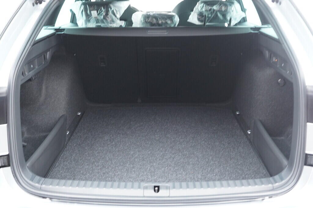 OH11005237_20.webp_Octavia Combi Sportline 1,5 TSI 110 kW DSG