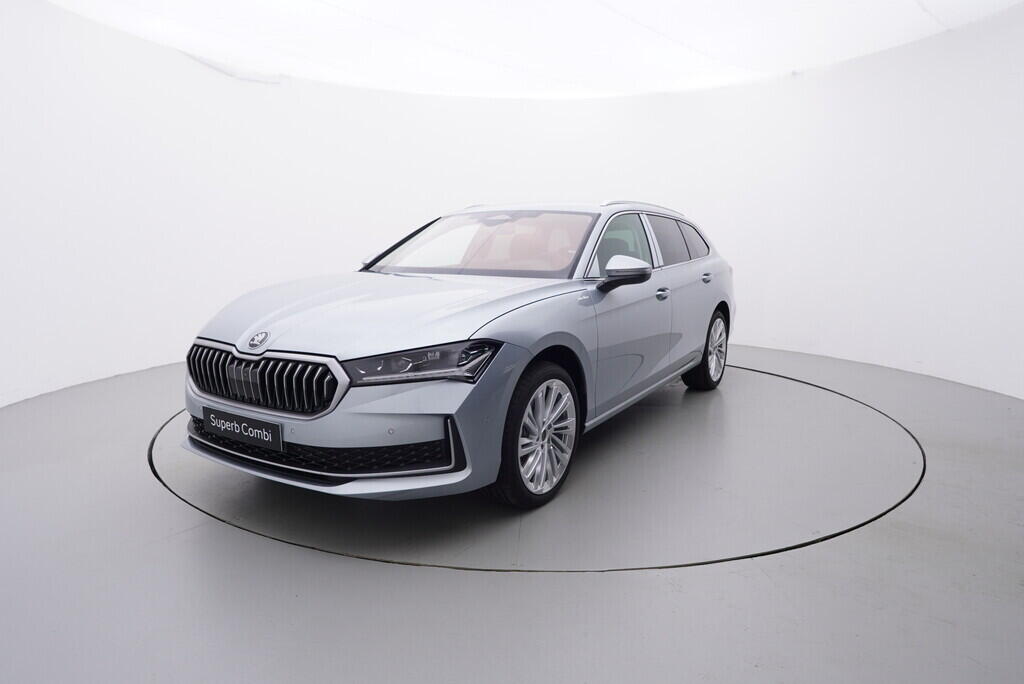OH11005255_10.webp_Superb Combi L&K  2,0 TDI 4x4 142 kW