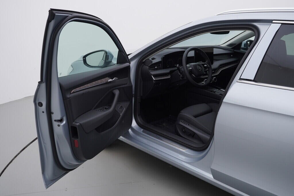 OH11005255_18.webp_Superb Combi L&K  2,0 TDI 4x4 142 kW
