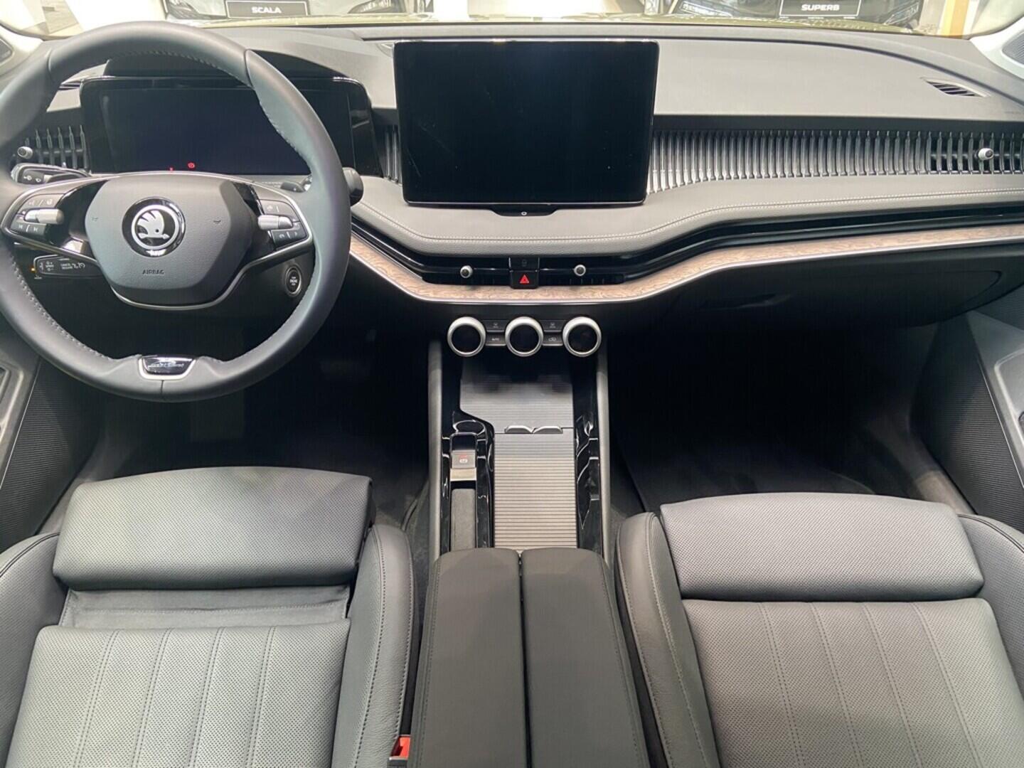 OH11005256_17.webp_Superb Combi L&K  2,0 TDI 4x4 142 kW
