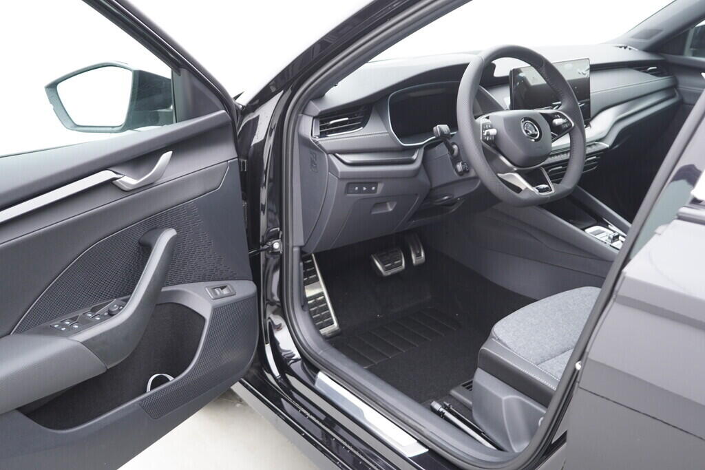 OH11005273_18.webp_Octavia Combi Sportline 1,5 TSI 110 kW DSG