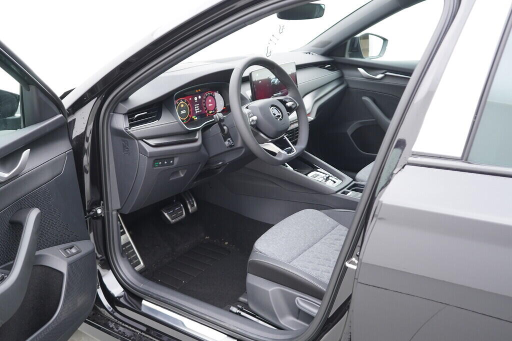 OH11005438_18.webp_Octavia Combi Sportline 1,5 TSI 110 kW