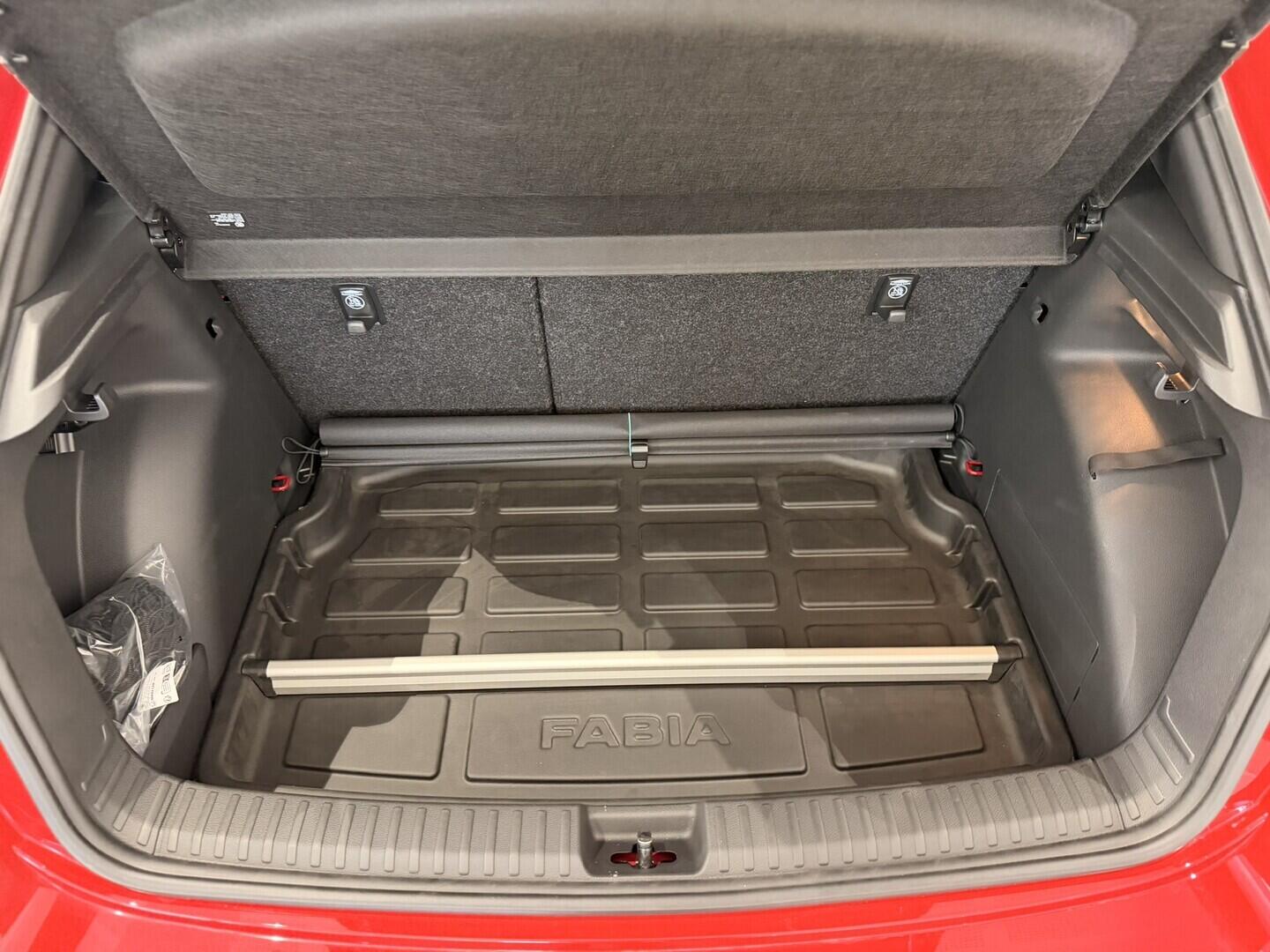 OH11005578_18.webp_Fabia Monte Carlo 1.0 TSI 85 kW DSG