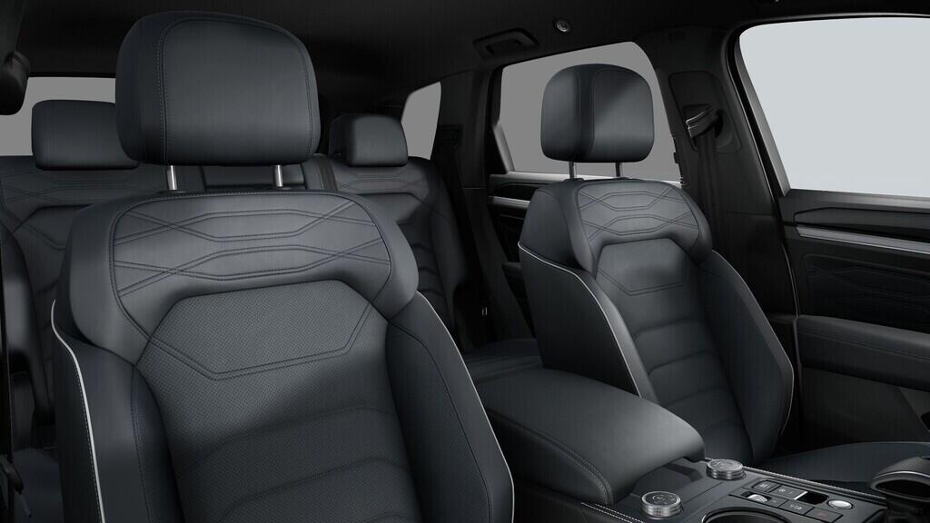 OH23O03446_16.webp_Touareg R-Line V6 3,0 TDI 210 kW Tiptronic 8st. automat