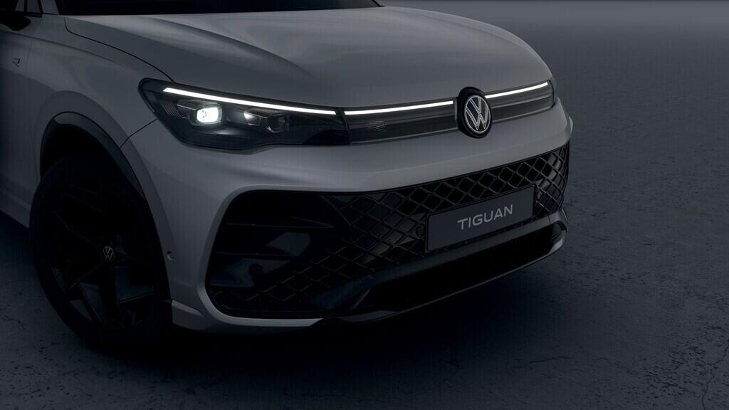 OH23O03513_13.webp_Tiguan R-Line People  1,5 eTSI 110 kW Tiguan R-Line People 1,5 eTSI 110 kW  7 Automatická