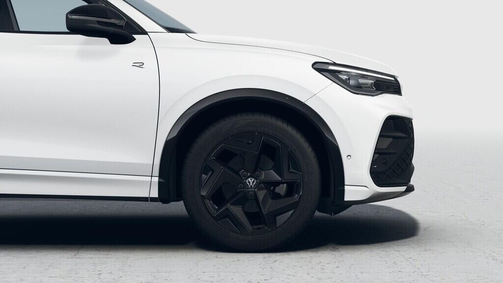 OH23O03513_15.webp_Tiguan R-Line People  1,5 eTSI 110 kW Tiguan R-Line People 1,5 eTSI 110 kW  7 Automatická