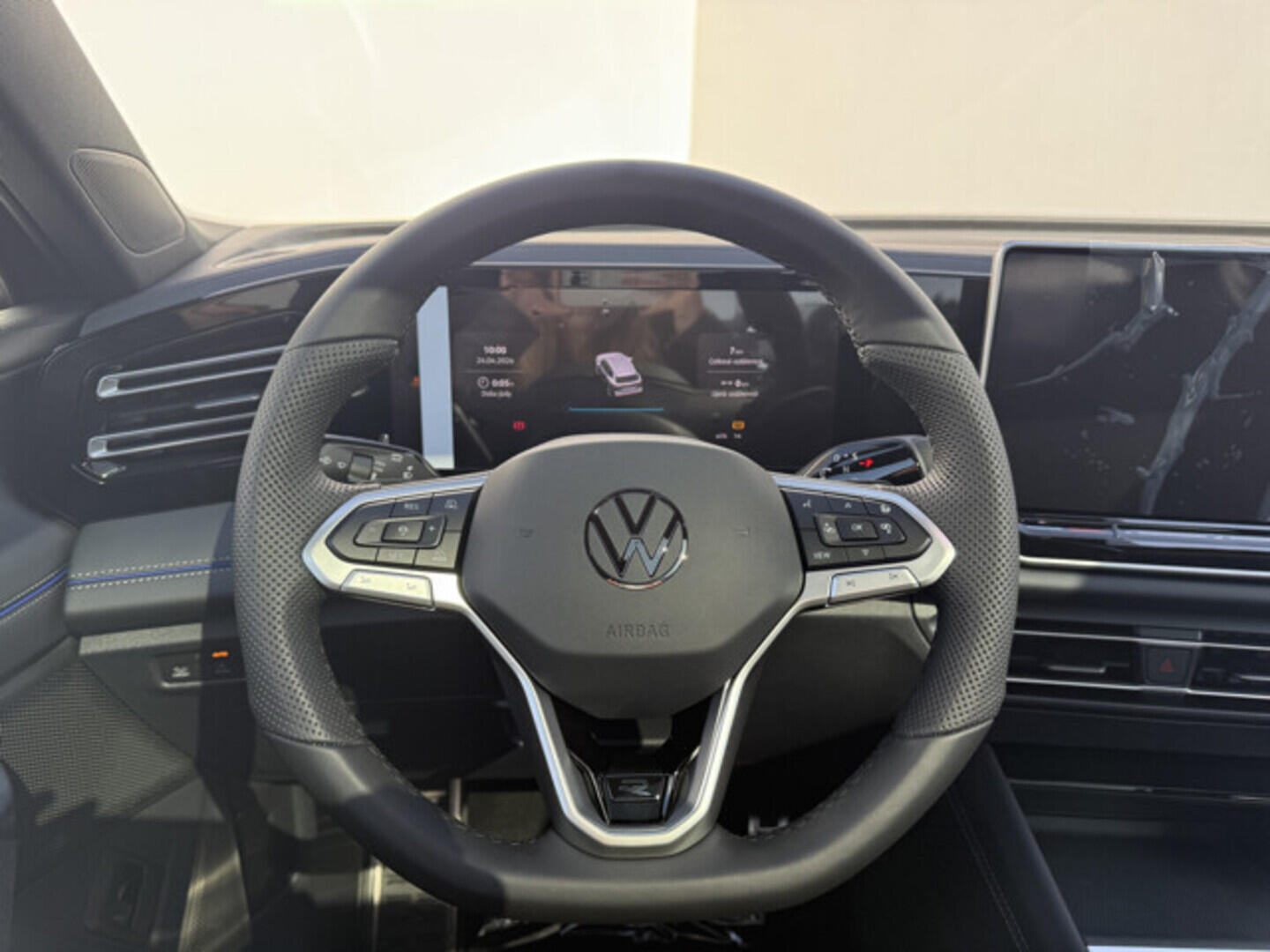 OH23O03553_19.webp_Tiguan R-Line People 2,0 TDI 142 kW 4MOT  142 kW