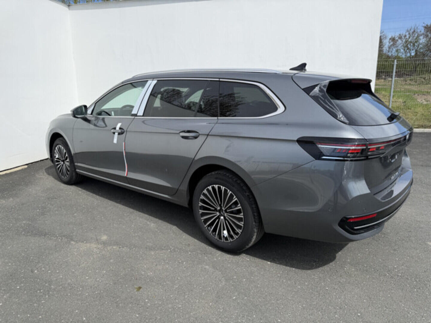 OH23O03555_13.webp_Passat Elegance 2,0 TDI 4MOT 142 kW