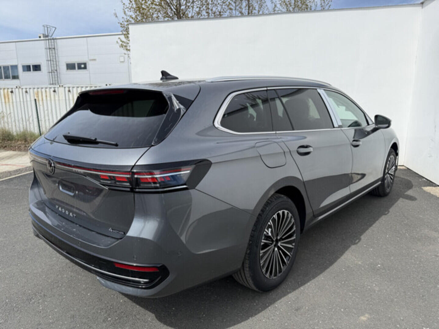 OH23O03555_14.webp_Passat Elegance 2,0 TDI 4MOT 142 kW