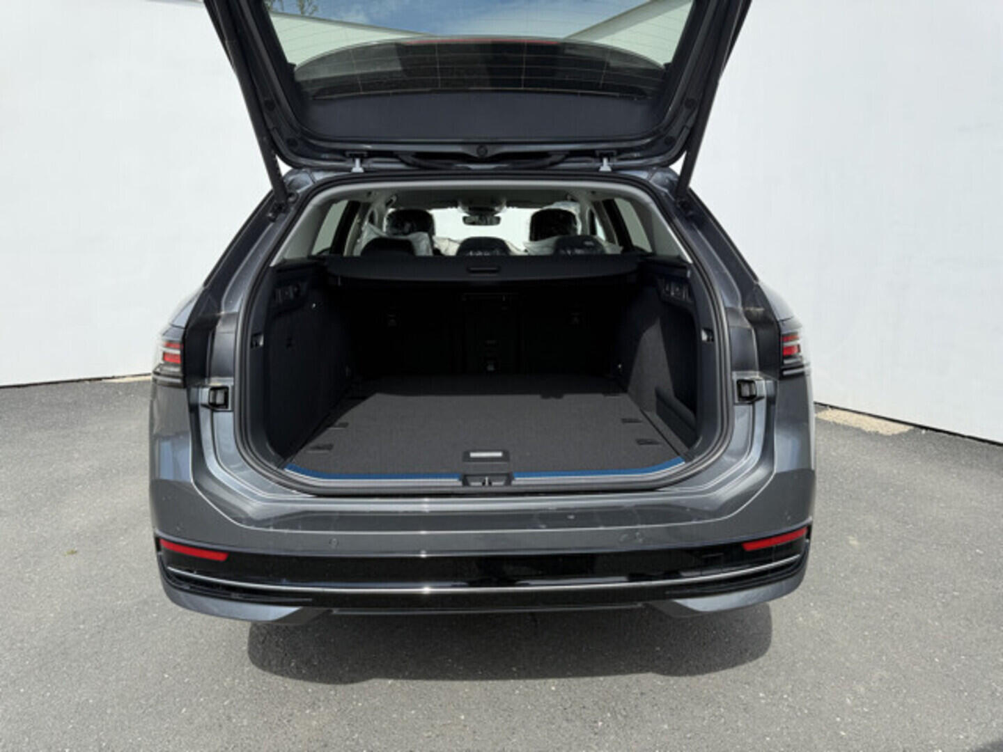 OH23O03555_15.webp_Passat Elegance 2,0 TDI 4MOT 142 kW