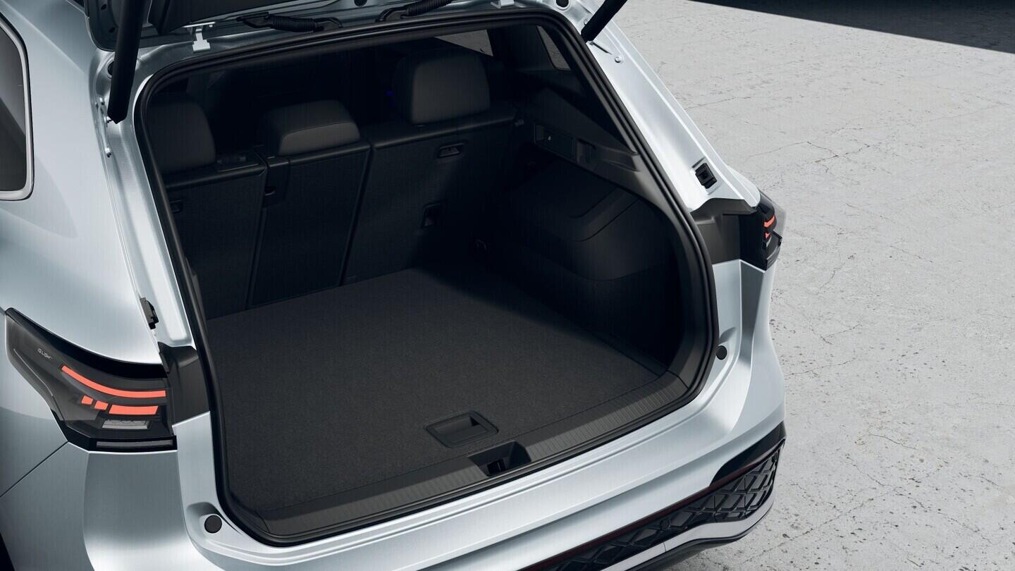 OH23O03556_14.webp_Tiguan R-Line People 2,0 TDI 142 kW 4MOT  142 kW