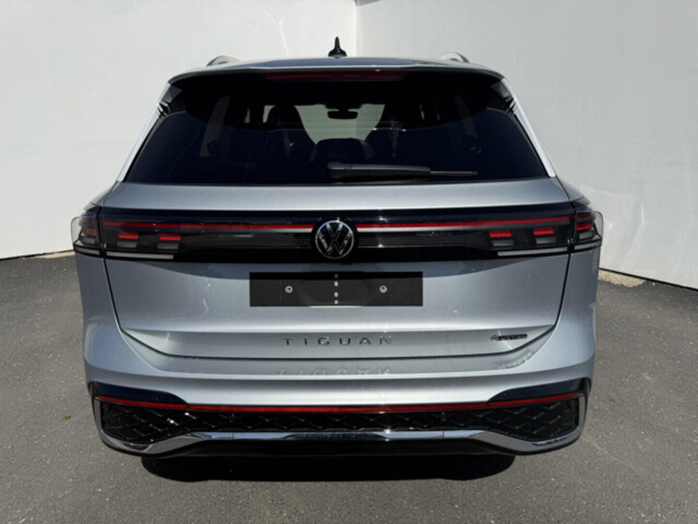 OH23O03556_15.webp_Tiguan R-Line People 2,0 TDI 142 kW 4MOT  142 kW