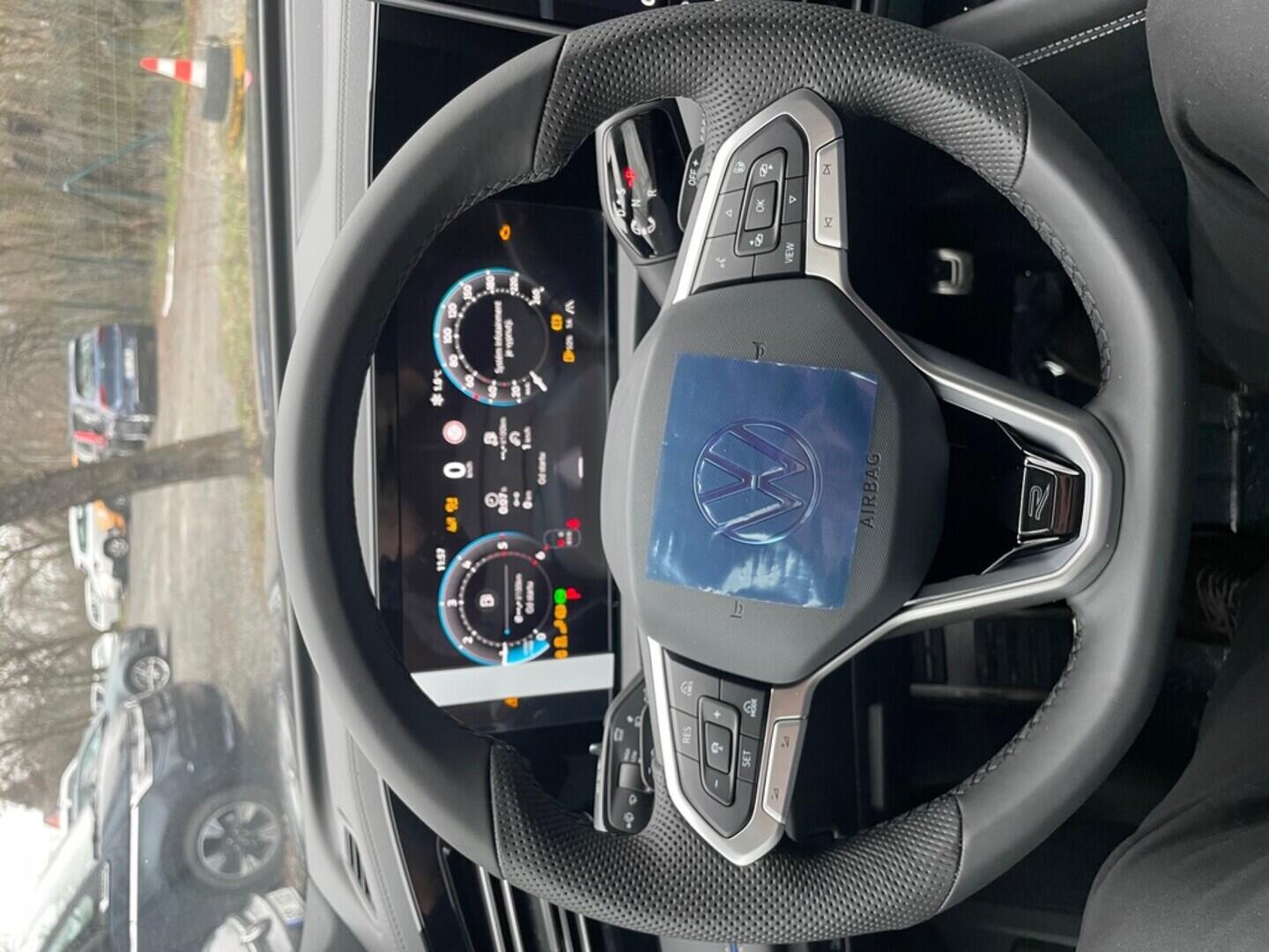 OH23O03557_16.webp_Tiguan R-Line People 2,0 TDI 142 kW 4MOT  142 kW