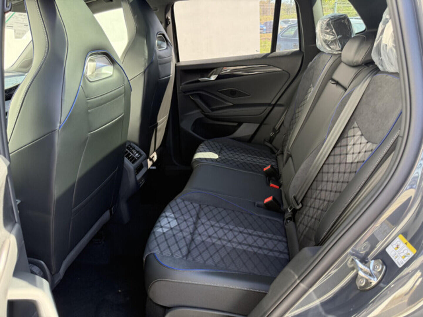 OH23O03557_23.webp_Tiguan R-Line People 2,0 TDI 142 kW 4MOT  142 kW