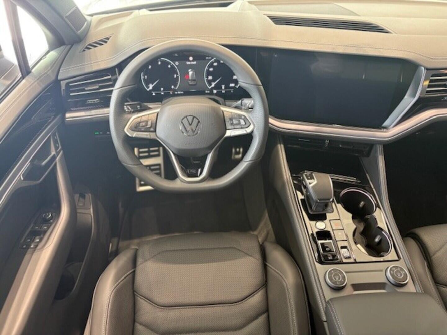 OH23O03573_19.webp_Touareg R-Line V6 3,0 TDI 210 kW  8 Automatic 210 kW
