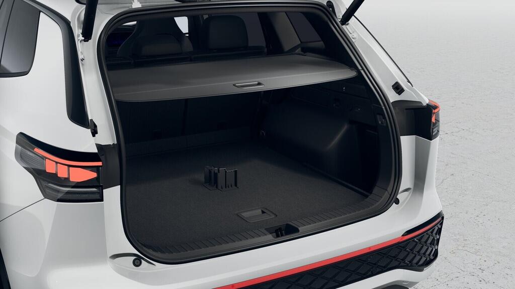 OH23O03606_17.webp_Tayron R-Line 2,0 TDI 142 kW 4MOT   kW