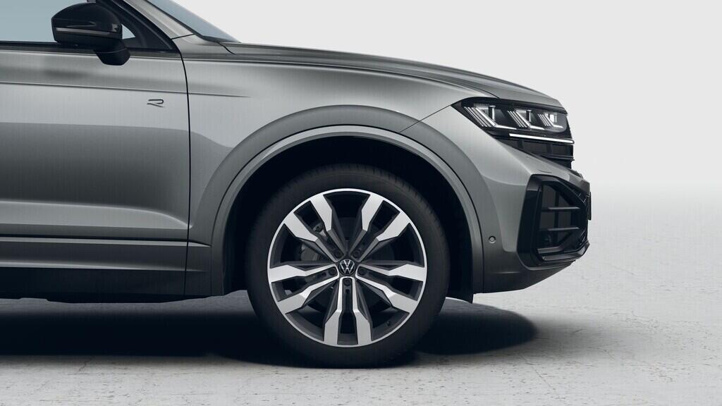 OH23O03647_15.webp_Touareg R-Line People 3,0 TDI 170 kW 8 st.automat