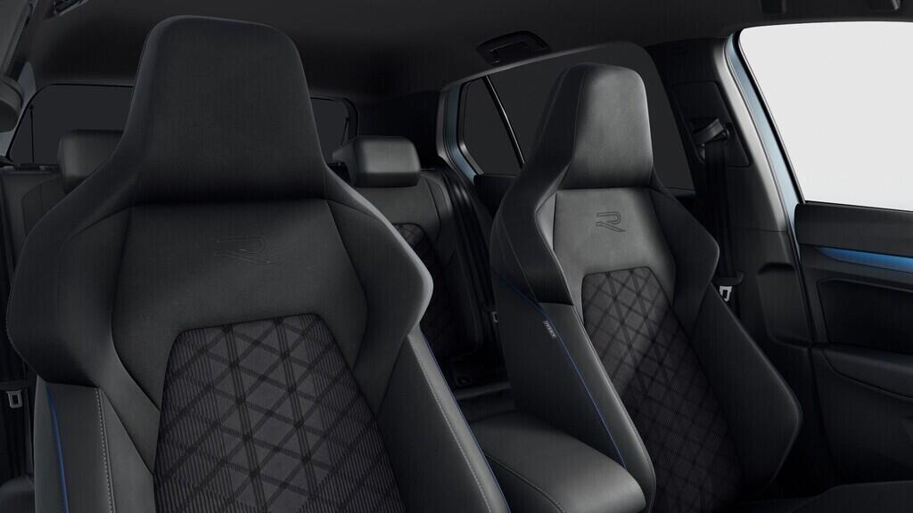 OH23O03661_16.webp_Golf R-Line People 1,5 TSI 6G 110 kW