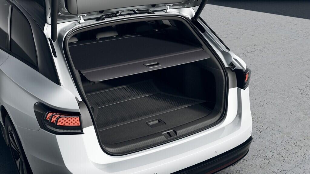 OH23O03680_17.webp_ID.7 Tourer Pro People 77 kWh 210 kW